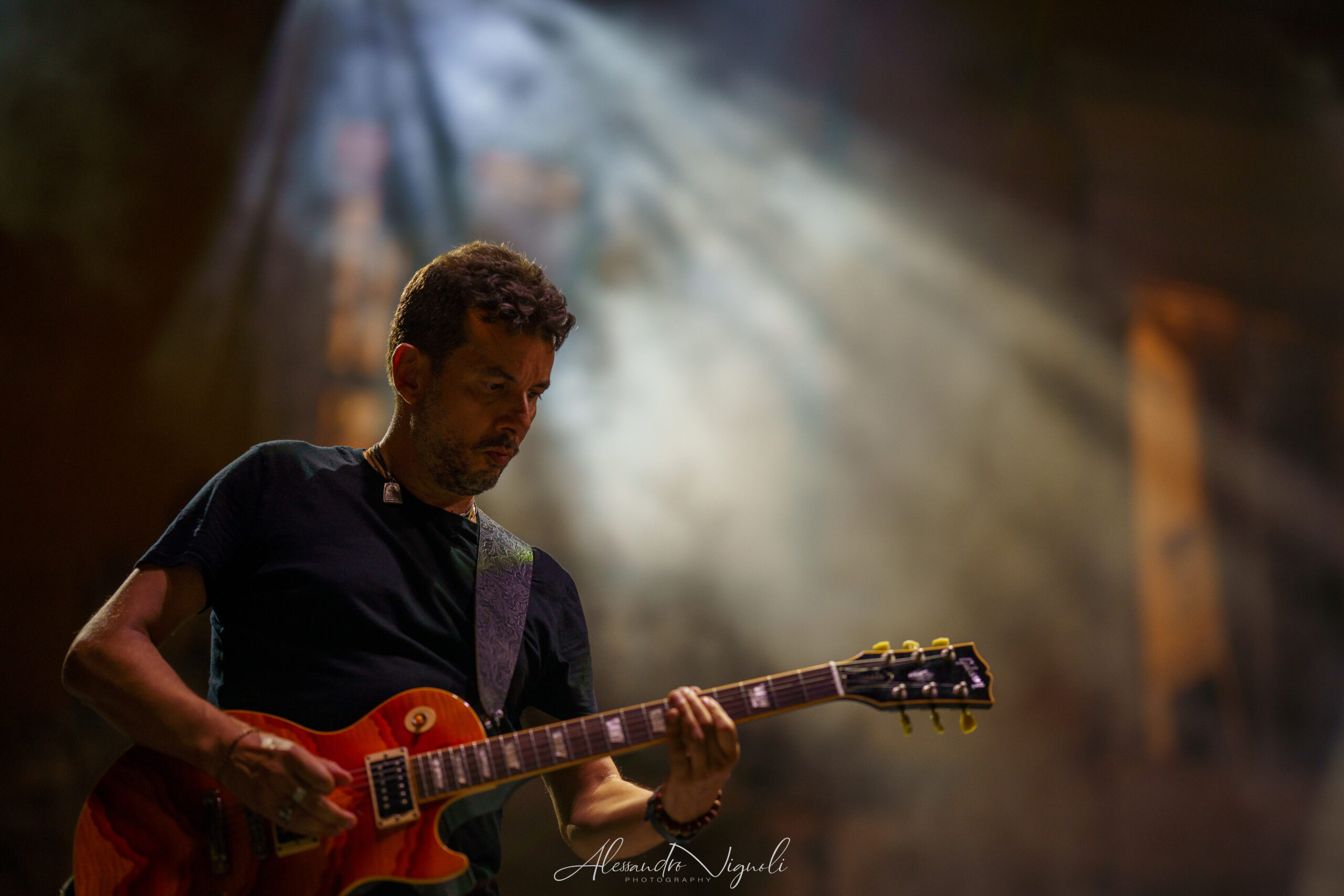 Fabio Anicas chitarrista live sul palco